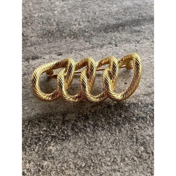 Monet Brooch Vintage Linked Chain Gold Tone - Picture 1 of 5